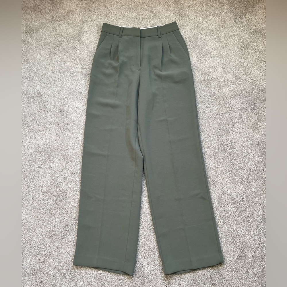 Aritzia Effortless Pant - 6 Regular - Smokey Sage